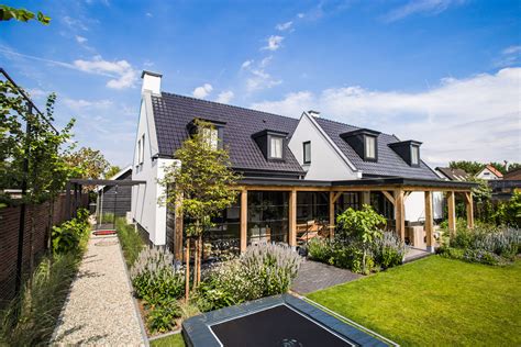 Groothuisbouw Emmeloord Vrijstaande Witte Villa Met Serre En Veranda