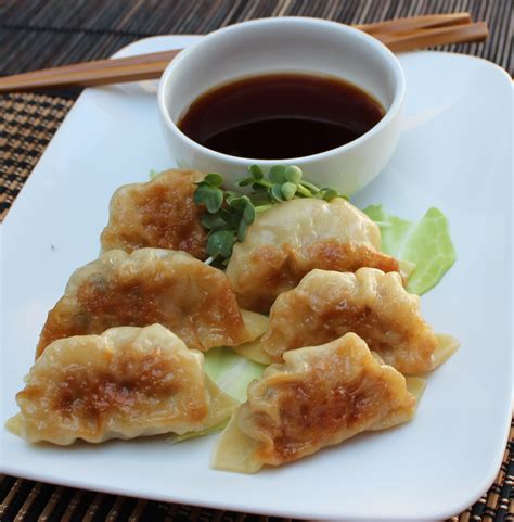 Gyoza Pot Stickers On Plate 4 2 2016 Japanese Noodles And Skins