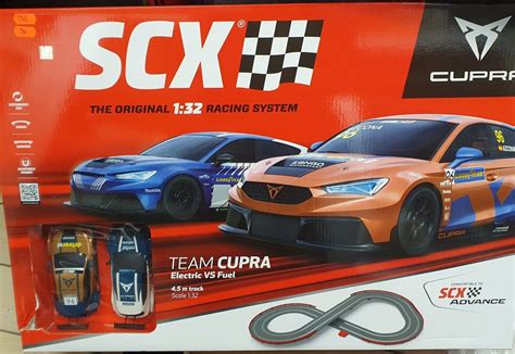 SCX U10423S500 startsæt Team CUPRA Skala 1 32 Scalextric Racerbane