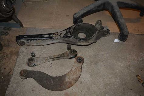 Замена сайлентблоков продольных рычагов задней подвески: Замена ...