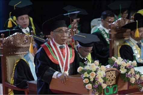 Ketua Umum Pbnu Kh Yahya Cholil Staquf Dianugerahi Gelar Doktor Honoris