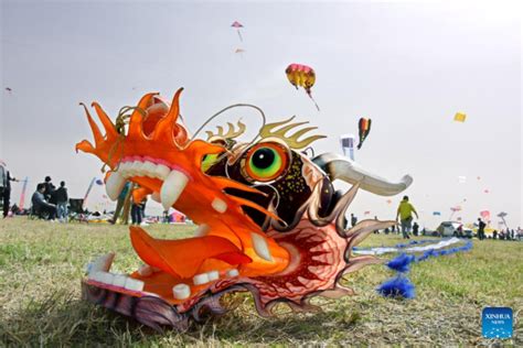 Kite Flying Competition Of 40th Weifang Intl Kite Festival Kicks Off