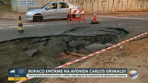 Asfalto Cede E Cratera Engole Carro Em Via De Campinas Campinas E