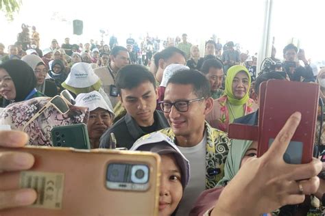 Foto Tak Jadi Cawapres Ganjar Sandiaga Uno Mengaku Bisa Bepergian