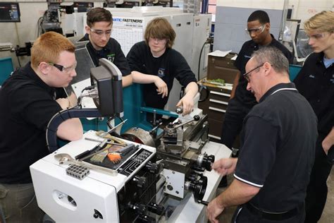 For male students, technical education in high school boosts earnings ...