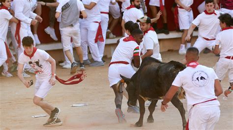 Fotos de las Vaquillas de San Fermín los mozo se crecen en la plaza