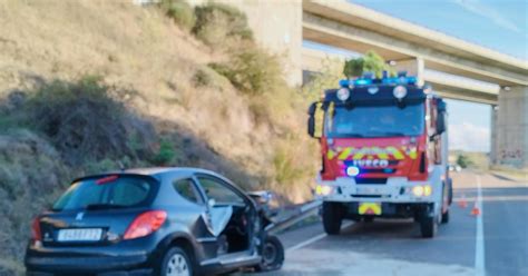 Fallece Un Joven De A Os Y Una Mujer Resulta Herida En Choque Entre