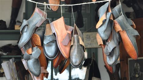 What Life Was Like As A Shoemaker In The Colonial Era