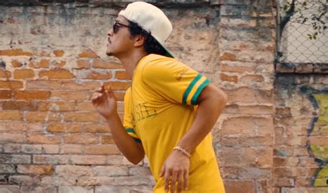 V Deo De Bruno Mars Homenageando O Brasil O Mais Visto De Perfis Do