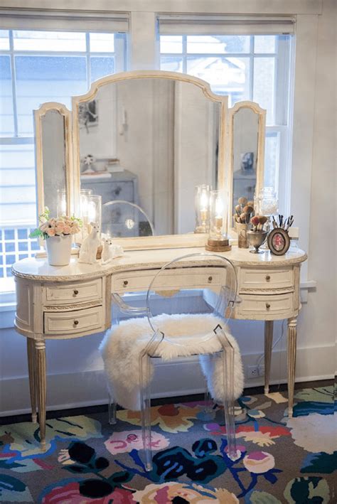 Antique Vanity With Mirror