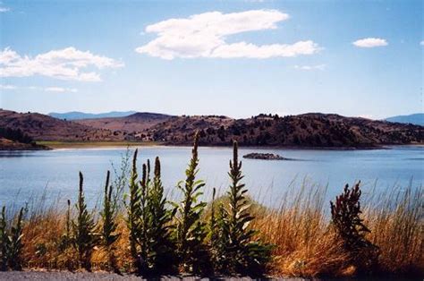 Kayaking, fsihing, baoting at Lake Shastina in Northern California