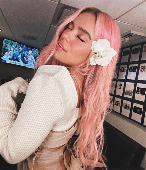 Karol G Estrena Un Color De Pelo Al Estilo Barbie Sirena Y Se Ve