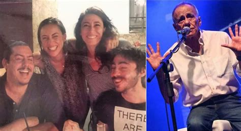 Roberto Vecchioni La Figlia Francesca E La Tenera Foto Con I Fratelli