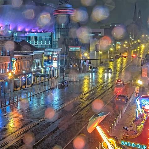 Lee Chears On Twitter It S A M Mon Nashville Live Cam Pouring