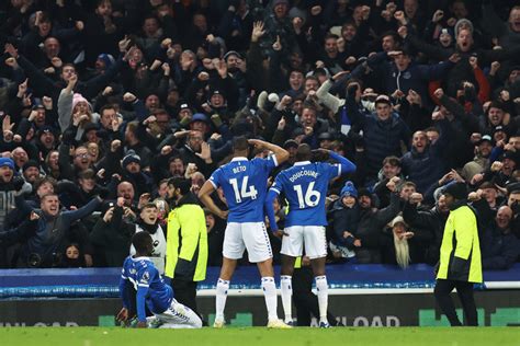 Everton Predicted XI Team And Injury News V Chelsea As Calvert Lewin