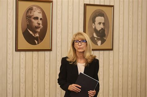 Кои бяха новите имена на министри в кабинета „Кожарева“ - България ...