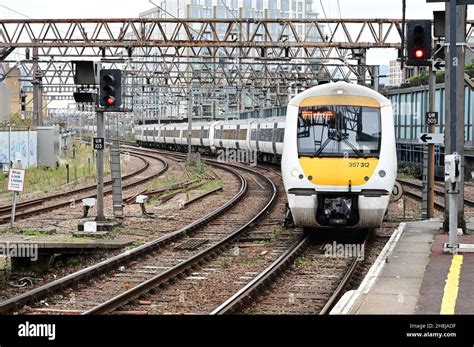 London London City Uk November 30th 2021 A Class 357 Electric Train Arrives At Fenchurch