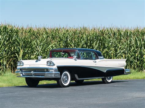 1958 Ford Fairlane 500 Skyliner