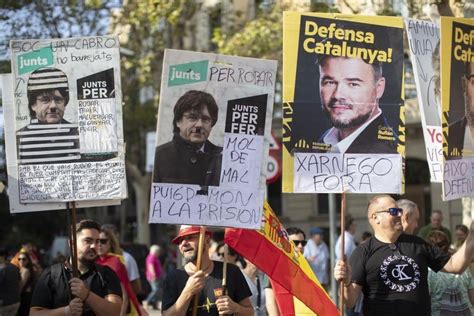 Dezenas De Milhares Protestam Em Barcelona Contra Lei De Amnistia Impala