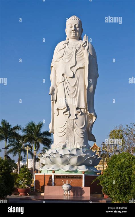 A Buddha statue at the Vinh Trang Pagoda in My Tho, Vietnam Stock Photo - Alamy