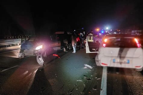 Puglia Incidente Sulla Canosa Barletta Muore Una Donna Di Anni