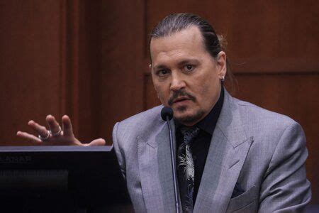 JOHNNY DEPP TESTIFICA QUE A MENUDO BUSCABA ESCAPAR DE AMBER HEARD