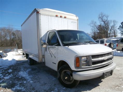 2002 Chevrolet Cutaway Box Truck Van 3500 57l Great Shape 14 X 8