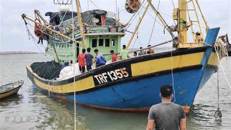 Nelayan Pukat Jerut Trf Mengisi Guni Pasir Batu Unjam Ke Dalam