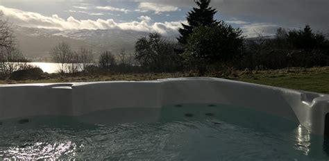 Loch Tay Hot Tub Lodges Visit Loch Tay Lodges In Scotland