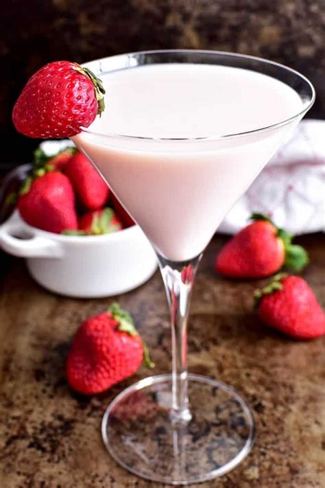 Close Up Of Strawberry Shortcake Martini Oreo Dessert Easy Dessert