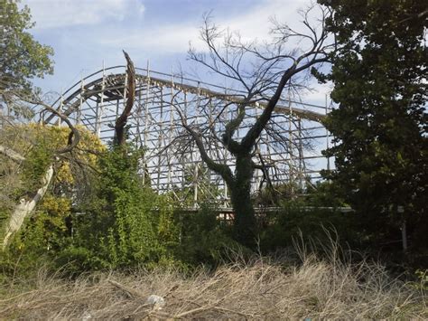 EPISODE: Joyland Amusement Park, Kansas | Inherit The Wasteland