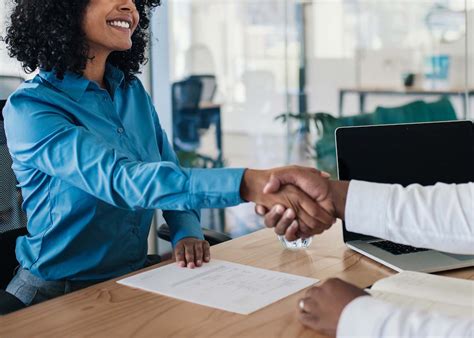 5 Leadership Questions To Ask In An Interview
