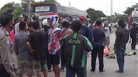 Gagal Nyalip Seorang Pelajar Tewas Terlindas Truk Di Jalan Raya Urip