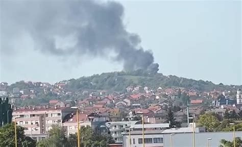 Gusti Crni Dim Uznemirio Gra Ane Gori Deponija U Banjaluci Video Bl