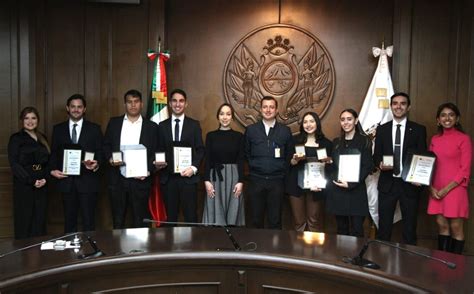 Monterrey entrega medalla al Mérito de la Juventud Regia a 6 jóvenes