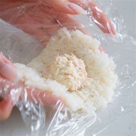 Korean Rice Balls (Jumeokbap 주먹밥) – Takes Two Eggs