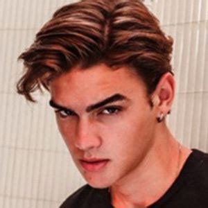 Gabriel Guevara - Age, Family, Bio | Famous Birthdays