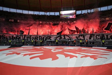 Nach Fan Randale Eintracht Muss Rund 414 000 Euro Zahlen Haller