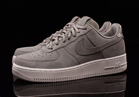 Nike Creates Two Premium Suede Options Of The Air Force 1 For Women