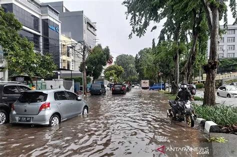 Jakarta Mendung Pagi Ini Bmkg Prakirakan Sebagian Wilayah Dki Diguyur