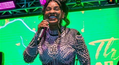 La jeune chanteuse Dëna Babe promet un avenir assuré MakoLove
