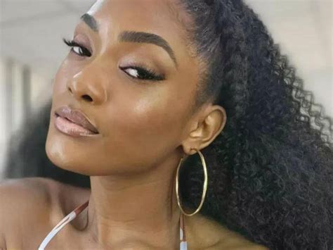 Erika Januza rainha da Viradouro se emociona título da escola