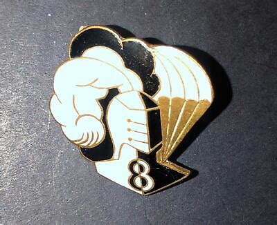 Badge For Reg De Chasseurs Paratroopers Cie White Suspension