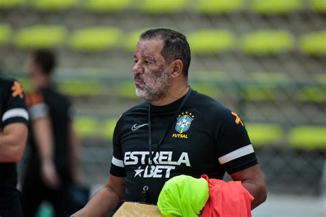 Técnico Marquinhos Xavier exalta chegada da CBF no futsal após título