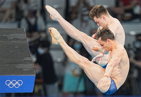 Tom Daley Wins Emotional Tokyo 2020 Diving Gold Medal 13 Years After Olympic Debut