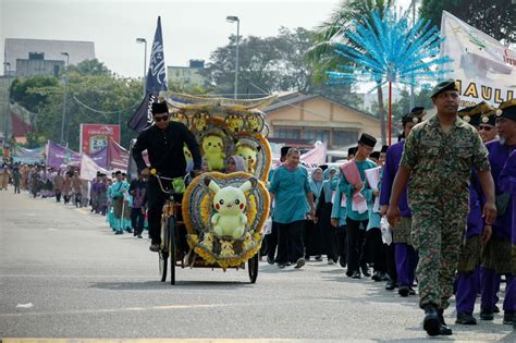 Lively Maulidur Rasul Celebrations Nationwide With Parades Selawat