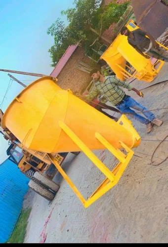 Tower Crane Banana Concrete Bucket For Column Concreting At ₹ 22000 In