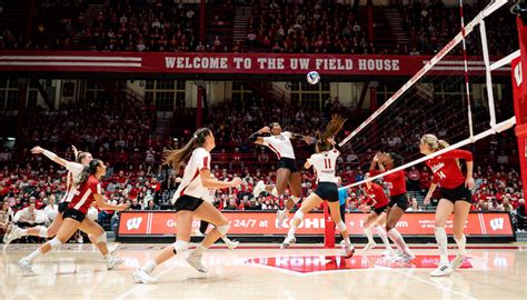 Wisconsin Sweeps Nebraska Illini Upset Penn St Florida Tops Auburn