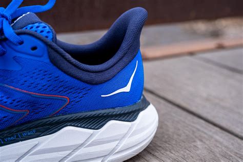 Cut in half: Hoka Arahi 5 Review | RunRepeat