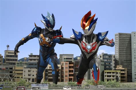 3月8日 融合で変身する3兄妹！ウルトラマングルーブvs闇のウルトラマントレギア ｜講談社